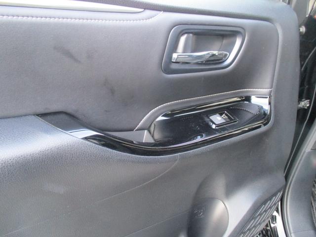 エスクァイア Ｇｉ　＜７人乗り＞　＜両側パワースライドドア＞　社外ナビ　ＴＶ　地デジ　Ｂカメラ　ＥＴＣ　シートヒーター　ハーフレザー　スマートキー　純正ＬＥＤヘッドライト＆フォグ　純正アルミ　ドラレコ　リア修理歴あり（51枚目）