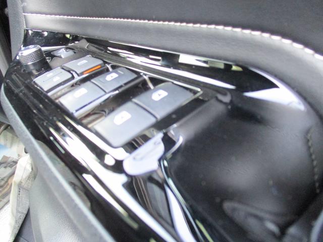 エスクァイア Ｇｉ　＜７人乗り＞　＜両側パワースライドドア＞　社外ナビ　ＴＶ　地デジ　Ｂカメラ　ＥＴＣ　シートヒーター　ハーフレザー　スマートキー　純正ＬＥＤヘッドライト＆フォグ　純正アルミ　ドラレコ　リア修理歴あり（55枚目）