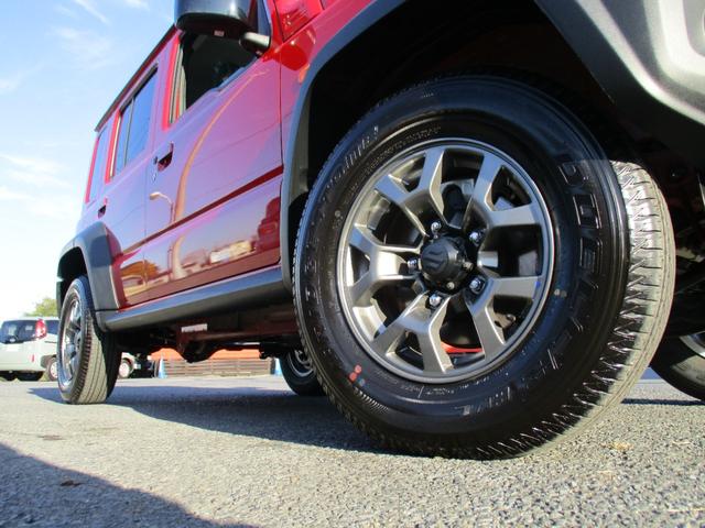 ジムニーノマド FC <登録済未使用車> <4WD> <5ドア> 純正LEDヘッドライト&フォグランプ 純正15インチアルミホイール 電動格納ドアミラー シートヒーター&ミラーヒーター オートライト オーディオレス(19枚目)