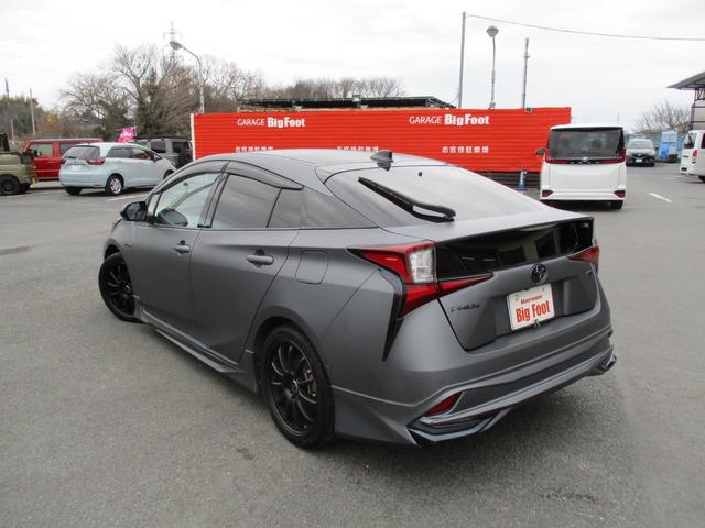 プリウス Ａプレミアム　ツーリングセレクション　＜モデリスタエアロ＞　＜マッドグレー＞　＜アルパイン　ＢＩＧＸ１１型＞　本革　ＢＳＭ　ＨＵＤ　ＬＤＫ　地デジ　フルセグ　Ｂｌｕｅｔｏｏｔｈ　ＥＴＣ　レーダークルーズ　クリソナ　Ｐシート　セーフティー（10枚目）