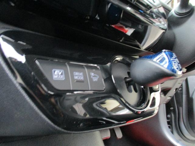 プリウス Ａプレミアム　ツーリングセレクション　＜モデリスタエアロ＞　＜マッドグレー＞　＜アルパイン　ＢＩＧＸ１１型＞　本革　ＢＳＭ　ＨＵＤ　ＬＤＫ　地デジ　フルセグ　Ｂｌｕｅｔｏｏｔｈ　ＥＴＣ　レーダークルーズ　クリソナ　Ｐシート　セーフティー（58枚目）