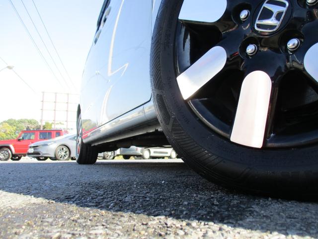 フリード エアー　ＥＸ　＜６人乗り＞　＜純正９インチナビＴＶ＞地デジ　フルセグ　ＥＴＣ　Ｂｌｕｅｔｏｏｔｈ　Ｂカメラ　＜両側パワースライドドア＞　純正アルミ　ハーフレザーシート　スマートキー　Ｈセンシング　純正ＬＥＤライト（20枚目）