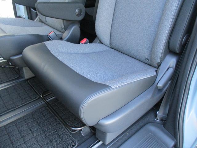 フリード エアー　ＥＸ　＜６人乗り＞　＜純正９インチナビＴＶ＞地デジ　フルセグ　ＥＴＣ　Ｂｌｕｅｔｏｏｔｈ　Ｂカメラ　＜両側パワースライドドア＞　純正アルミ　ハーフレザーシート　スマートキー　Ｈセンシング　純正ＬＥＤライト（47枚目）