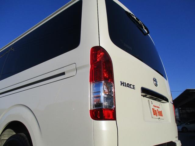 ハイエースバン スーパーＧＬ　ダークプライムＩＩ　＜ディーゼルターボ＞　＜両側パワースライドドア＞　＜９インチディスプレイオーディオ＞　ブラインドビューカメラ　前後ドラレコ　スマートキー　純正ＬＥＤヘッドライト　ハーフレザーシート　トヨタセーフティー（19枚目）