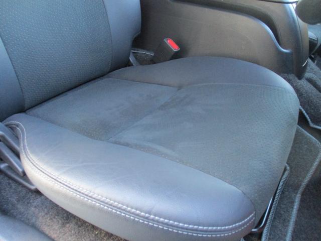 ハイエースバン スーパーＧＬ　ダークプライムＩＩ　＜ディーゼルターボ＞　＜両側パワースライドドア＞　＜９インチディスプレイオーディオ＞　ブラインドビューカメラ　前後ドラレコ　スマートキー　純正ＬＥＤヘッドライト　ハーフレザーシート　トヨタセーフティー（33枚目）