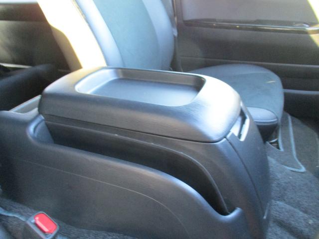 ハイエースバン スーパーＧＬ　ダークプライムＩＩ　＜ディーゼルターボ＞　＜両側パワースライドドア＞　＜９インチディスプレイオーディオ＞　ブラインドビューカメラ　前後ドラレコ　スマートキー　純正ＬＥＤヘッドライト　ハーフレザーシート　トヨタセーフティー（42枚目）