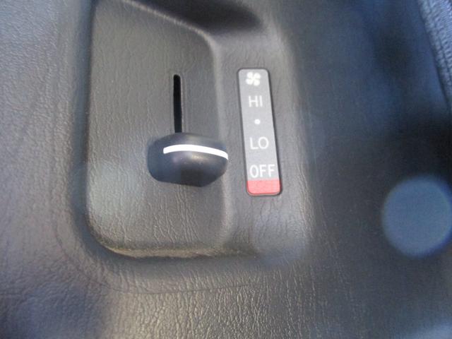 ハイエースバン スーパーＧＬ　ダークプライムＩＩ　＜ディーゼルターボ＞　＜両側パワースライドドア＞　＜９インチディスプレイオーディオ＞　ブラインドビューカメラ　前後ドラレコ　スマートキー　純正ＬＥＤヘッドライト　ハーフレザーシート　トヨタセーフティー（60枚目）