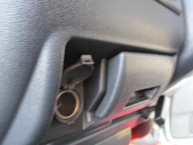 ハイエースバン スーパーＧＬ　ダークプライムＩＩ　＜ディーゼルターボ＞　＜両側パワースライドドア＞　＜９インチディスプレイオーディオ＞　ブラインドビューカメラ　前後ドラレコ　スマートキー　純正ＬＥＤヘッドライト　ハーフレザーシート　トヨタセーフティー（65枚目）