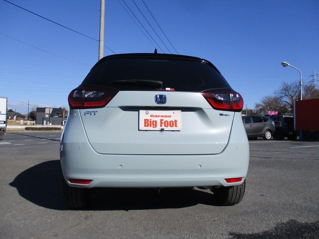 フィット e:HEVホーム (純正ナビTV) バックカメラ シートヒーター 純正LEDヘッドライト 前後ドラレコ スマートキー ETC 電子パーキングブレーキ クルーズコントロール ホンダセンシング 安全装置 リア修理歴有(6枚目)