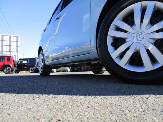 フィット e:HEVホーム (純正ナビTV) バックカメラ シートヒーター 純正LEDヘッドライト 前後ドラレコ スマートキー ETC 電子パーキングブレーキ クルーズコントロール ホンダセンシング 安全装置 リア修理歴有(20枚目)