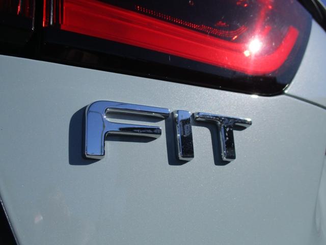 フィット e:HEVホーム (純正ナビTV) バックカメラ シートヒーター 純正LEDヘッドライト 前後ドラレコ スマートキー ETC 電子パーキングブレーキ クルーズコントロール ホンダセンシング 安全装置 リア修理歴有(30枚目)