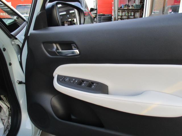 フィット e:HEVホーム (純正ナビTV) バックカメラ シートヒーター 純正LEDヘッドライト 前後ドラレコ スマートキー ETC 電子パーキングブレーキ クルーズコントロール ホンダセンシング 安全装置 リア修理歴有(50枚目)