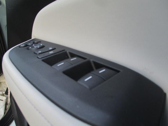 フィット e:HEVホーム (純正ナビTV) バックカメラ シートヒーター 純正LEDヘッドライト 前後ドラレコ スマートキー ETC 電子パーキングブレーキ クルーズコントロール ホンダセンシング 安全装置 リア修理歴有(51枚目)