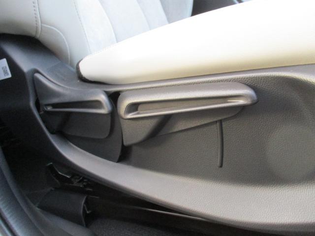 フィット e:HEVホーム (純正ナビTV) バックカメラ シートヒーター 純正LEDヘッドライト 前後ドラレコ スマートキー ETC 電子パーキングブレーキ クルーズコントロール ホンダセンシング 安全装置 リア修理歴有(52枚目)