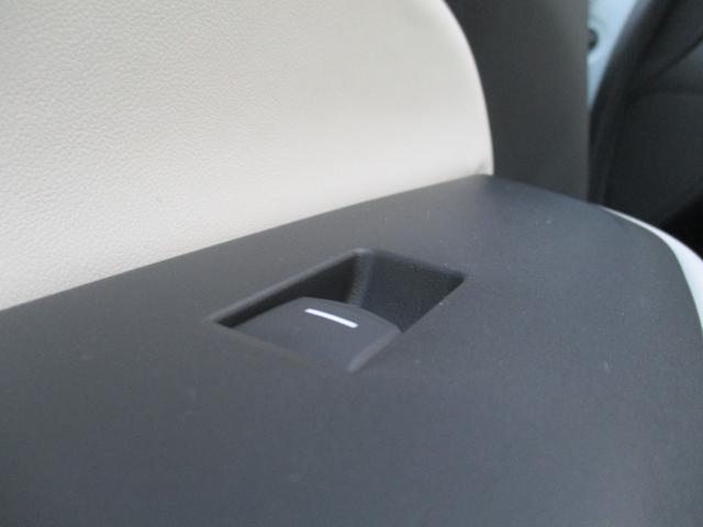 フィット e:HEVホーム (純正ナビTV) バックカメラ シートヒーター 純正LEDヘッドライト 前後ドラレコ スマートキー ETC 電子パーキングブレーキ クルーズコントロール ホンダセンシング 安全装置 リア修理歴有(68枚目)