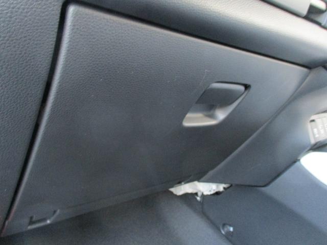 フィット e:HEVホーム (純正ナビTV) バックカメラ シートヒーター 純正LEDヘッドライト 前後ドラレコ スマートキー ETC 電子パーキングブレーキ クルーズコントロール ホンダセンシング 安全装置 リア修理歴有(71枚目)