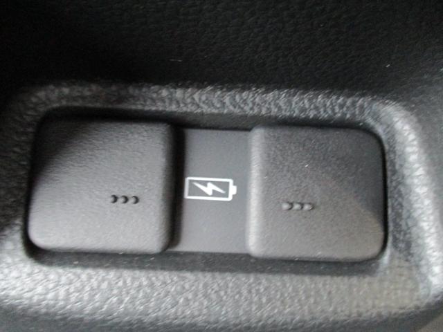 フィット e:HEVホーム (純正ナビTV) バックカメラ シートヒーター 純正LEDヘッドライト 前後ドラレコ スマートキー ETC 電子パーキングブレーキ クルーズコントロール ホンダセンシング 安全装置 リア修理歴有(75枚目)