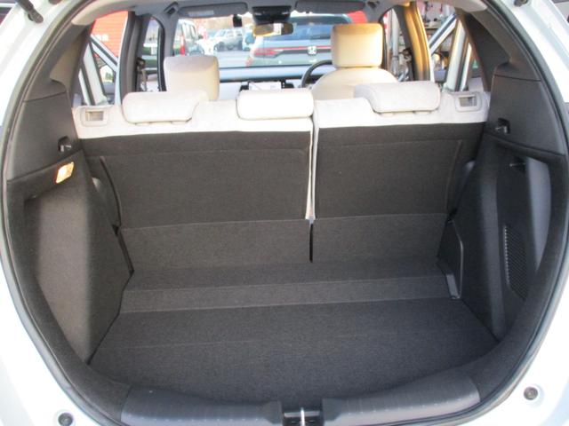 フィット e:HEVホーム (純正ナビTV) バックカメラ シートヒーター 純正LEDヘッドライト 前後ドラレコ スマートキー ETC 電子パーキングブレーキ クルーズコントロール ホンダセンシング 安全装置 リア修理歴有(77枚目)