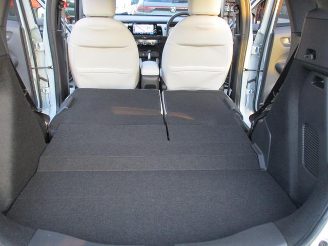 フィット e:HEVホーム (純正ナビTV) バックカメラ シートヒーター 純正LEDヘッドライト 前後ドラレコ スマートキー ETC 電子パーキングブレーキ クルーズコントロール ホンダセンシング 安全装置 リア修理歴有(79枚目)