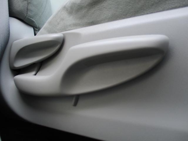 プリウスアルファ S <純正ナビTV> <新品18アルミ&タイヤ> 地デジ フルセグ Bカメラ ETC ドライブレコーダー Bluetooth スマートキー Pスタート LEDヘッドライト&フォグランプ チチルトシート(43枚目)