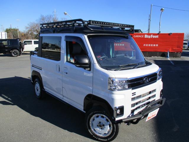 アトレー アトレーデッキバン　＜４ＷＤターボ＞　＜アルパインＢＩＧ／Ｘ１１＆インナーミラー＞　＜リフトアップ＞　両側パワースライド　純正ＬＥＤヘッドライト　ラプター塗装施工あり　スマートキー　バンパーガード　レザー調シートカバー（6枚目）