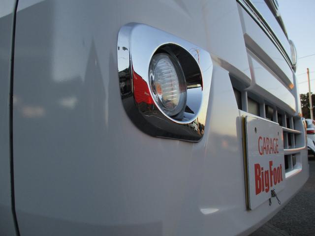 ハイゼットトラック 　＜４ＷＤ＞　＜パワーゲート＞　＜オートマ＞　ＥＴＣ　エアコン　パワステ　純正フォグランプ　新明和製垂直ゲート　荷台マット　右前角修理あり（12枚目）