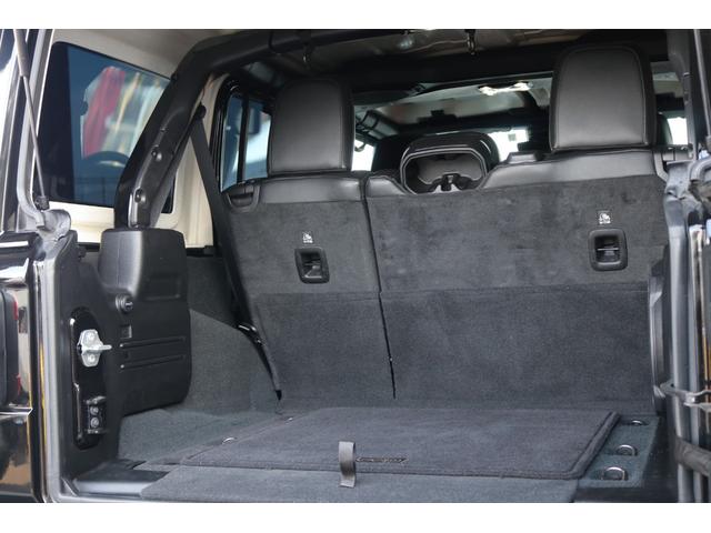 ジープ・ラングラーアンリミテッド サハラ フューエルオフロード20インチブラックAW・ラフカントリーリフトアップ・USルビコンスタイルフロントバンパー・Smittybiltスペアタイヤキャリア・前後センサー・前後カメラ・LEDライト・黒革・(10枚目)