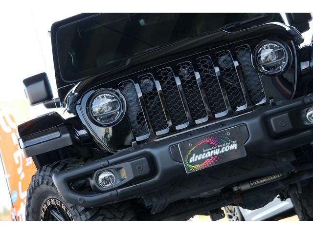 ジープ・ラングラーアンリミテッド サハラ フューエルオフロード20インチブラックAW・ラフカントリーリフトアップ・USルビコンスタイルフロントバンパー・Smittybiltスペアタイヤキャリア・前後センサー・前後カメラ・LEDライト・黒革・(20枚目)