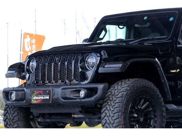 ジープ・ラングラーアンリミテッド サハラ フューエルオフロード20インチブラックAW・ラフカントリーリフトアップ・USルビコンスタイルフロントバンパー・Smittybiltスペアタイヤキャリア・前後センサー・前後カメラ・LEDライト・黒革・(22枚目)