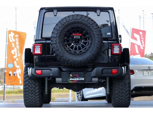 ジープ・ラングラーアンリミテッド サハラ フューエルオフロード20インチブラックAW・ラフカントリーリフトアップ・USルビコンスタイルフロントバンパー・Smittybiltスペアタイヤキャリア・前後センサー・前後カメラ・LEDライト・黒革・(30枚目)