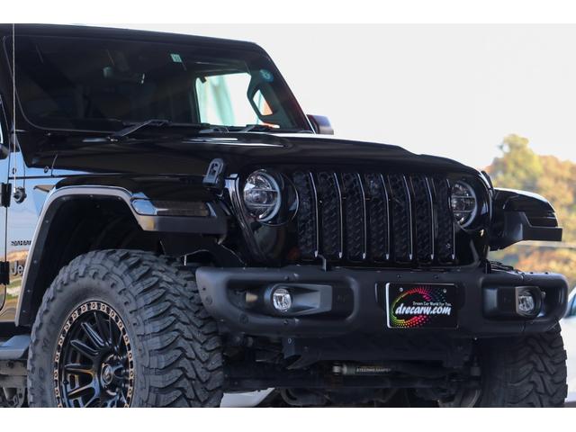 ジープ・ラングラーアンリミテッド サハラ フューエルオフロード20インチブラックAW・ラフカントリーリフトアップ・USルビコンスタイルフロントバンパー・Smittybiltスペアタイヤキャリア・前後センサー・前後カメラ・LEDライト・黒革・(37枚目)