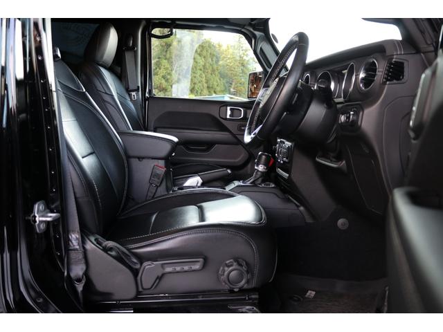 ジープ・ラングラーアンリミテッド サハラ フューエルオフロード20インチブラックAW・ラフカントリーリフトアップ・USルビコンスタイルフロントバンパー・Smittybiltスペアタイヤキャリア・前後センサー・前後カメラ・LEDライト・黒革・(48枚目)