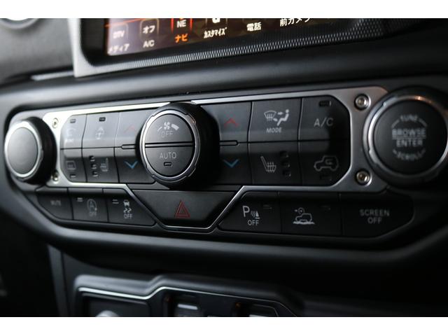 ジープ・ラングラーアンリミテッド サハラ フューエルオフロード20インチブラックAW・ラフカントリーリフトアップ・USルビコンスタイルフロントバンパー・Smittybiltスペアタイヤキャリア・前後センサー・前後カメラ・LEDライト・黒革・(58枚目)