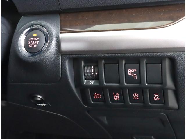 ボタンでエンジン始動が可能な、プッシュスタート機能搭載！もしもの時の、盗難警報装置イモビライザーも同時に装備されております！　キーレスのボタン、もしくは、ドアハンドルのスイッチセンサーで開閉可能です！