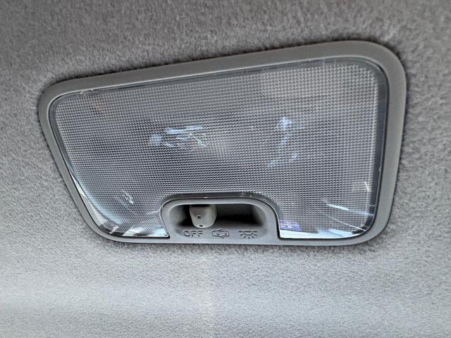 ステラ カスタムＲ　スマートアシスト　新品タイヤ　ナビ　ＥＴＣ２．０　ナビ連動前後ドラレコ　バックカメラ　運転席シートヒーター　ベンチシート　ＣＤ／ＤＶＤ　ＨＤＭＩ　４ＷＤ　エンジンスターター　プッシュスタート　ワンオーナー　リヤコーナーセンサー　寒冷地仕様（33枚目）