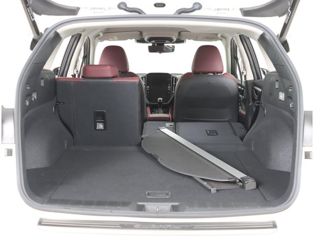 レヴォーグ ＳＴＩ　Ｓｐｏｒｔ　ＥＸ　新世代アイサイトＸ　ＳＴＩグリル　ナビ機能付１１．６インフォメーションディスプレイ　ＥＴＣ２．０　フロント・サイド・バックカメラ　ドラレコ　ＣＤ／ＤＶＤ　エンジンスターター　スマートリヤビューミラー　カーゴステップステンレス（18枚目）