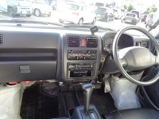 キャリイトラック ＫＣエアコン・パワステ　リフトアップ　新品社外ＡＷ・ホワイトレタータイヤ（6枚目）