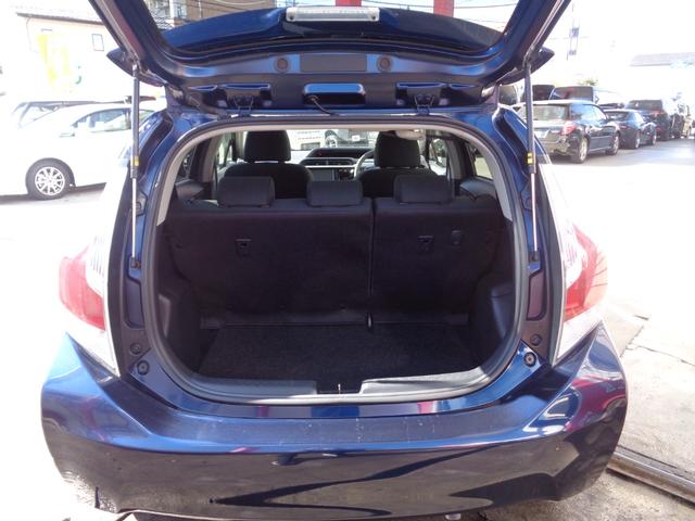 アクア Sスタイルブラック 禁煙車 スマートキー 純正ナビ 地デジ バックカメラ ETC(13枚目)