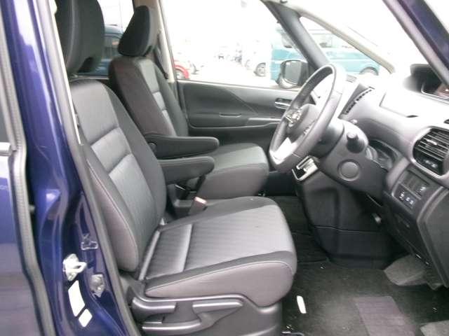 セレナ 2.0 ハイウェイスター V ナビ・後席モニター・アラビュー・ドラレコ(10枚目)