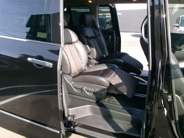 エルグランド 2.5 250ハイウェイスターS ナビ・アラビュー・ドラレコ・ETC(20枚目)