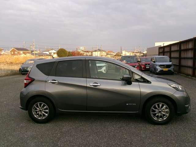 ノート １．２　ｅ－ＰＯＷＥＲ　Ｘ　ナビ・アラビュー・クルコン・ＥＴＣ２．０（4枚目）