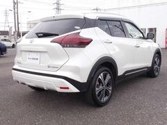 ボディタイプは人気のＳＵＶ！車高が高くて見晴らしがよく、とても運転しやすいです！パワーもあるので、岩道・雪道などにも強い味方です。 5