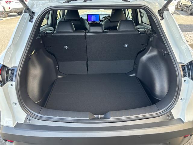 カローラクロス ハイブリッド Z 2025年マイナー後 AC100V/1500W ブラインドスポットモニター パノラミックビューモニター フロアマット ドアバイザー(16枚目)