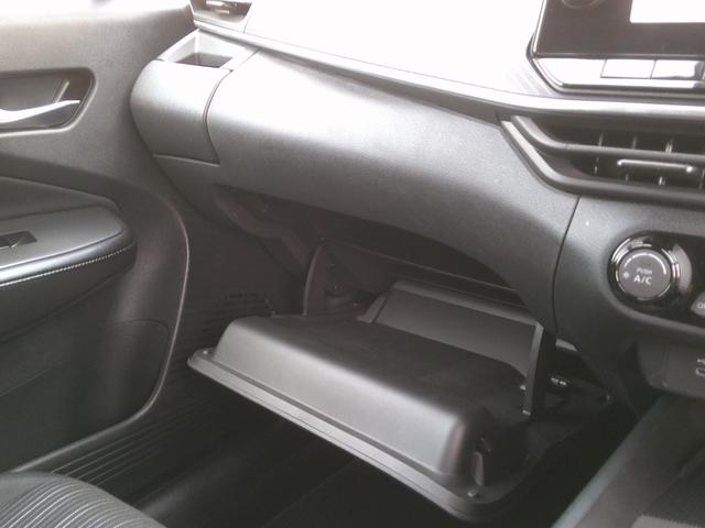 ノート Ｘ　純正ナビ　プロパイロット　アラウンドビューモニター　衝突被害軽減ブレ－キ　前後センサー　ＢＬＵＥＴＯＯＴＨ　横滑防止装置　ＵＳＢ接続　オートマチックハイビーム　ＥＴＣ２・０　衝突安全ボディ　ドラレコ（62枚目）