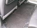 後部座席足元の様子　フロアーマット付き