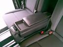 セカンドシート　アームレストを倒した状態