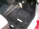 運転席足元の様子　純正フロアマット付き
