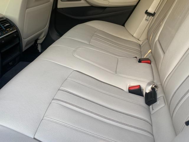 ５シリーズ ５２３ｄ　Ｍスポーツ　ハイラインパッケージ　タッチパネルｉＤｒｉｖｅナビ　１２セグ　全方位カメラ　オイスター革Ｓ　全席Ｓヒーター　ＨａｒｍａｎＫａｒｄｏｎ　インテリセーフＰＫＧ　ＡＣＣ　ＬＣＷ　ＬＤＷ　ＨＵＤ　ＬＥＤオートハイビーム　Ｐトランク（22枚目）