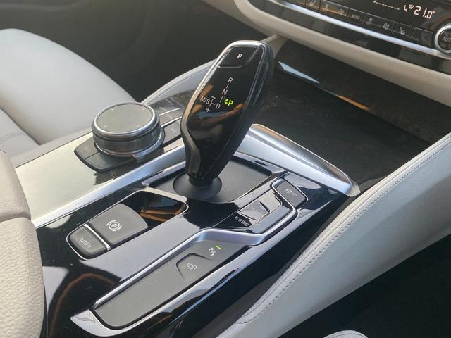 ５シリーズ ５２３ｄ　Ｍスポーツ　ハイラインパッケージ　タッチパネルｉＤｒｉｖｅナビ　１２セグ　全方位カメラ　オイスター革Ｓ　全席Ｓヒーター　ＨａｒｍａｎＫａｒｄｏｎ　インテリセーフＰＫＧ　ＡＣＣ　ＬＣＷ　ＬＤＷ　ＨＵＤ　ＬＥＤオートハイビーム　Ｐトランク（56枚目）