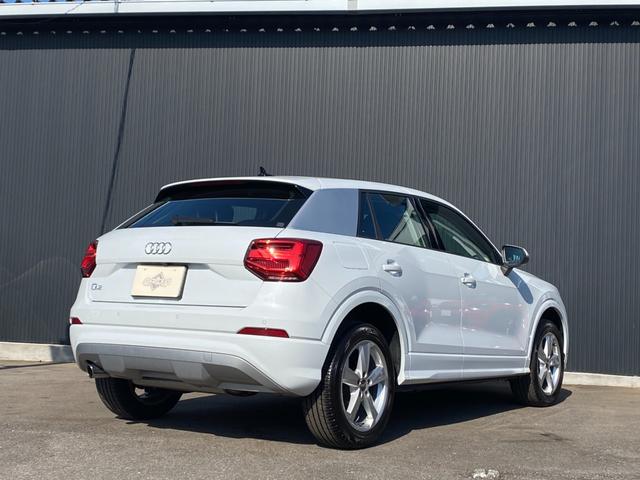 Ｑ２ ３０ＴＦＳＩスポーツ　ヴァーチャルコクピット　バックカメラ　ＭＭＩナビ　Ａｕｄｉドライブセレクト　Ａｕｄｉプレセンス　ＡＣＣ　Ａｕｄｉアクティブレーンアシスト　レインセンサー　前席シートヒーター　アドバンスドキー　ＬＥＤ（7枚目）
